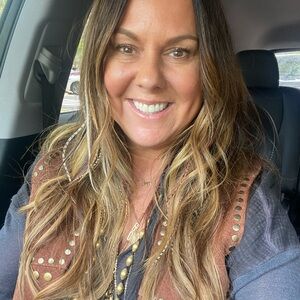 Meet your Posher, Barri, a fashion stylist boho style love mixing vintage & new